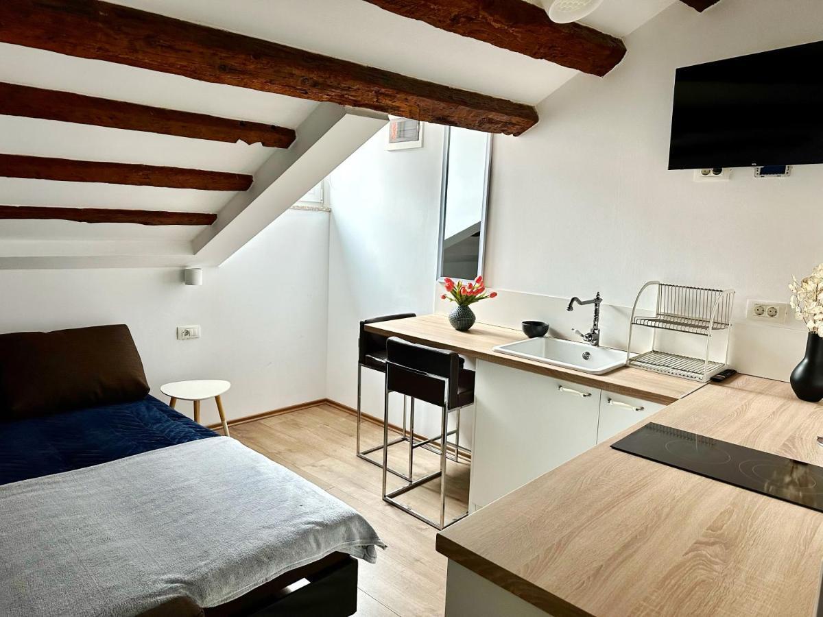 Romeo Apartments Rovigno Екстер'єр фото